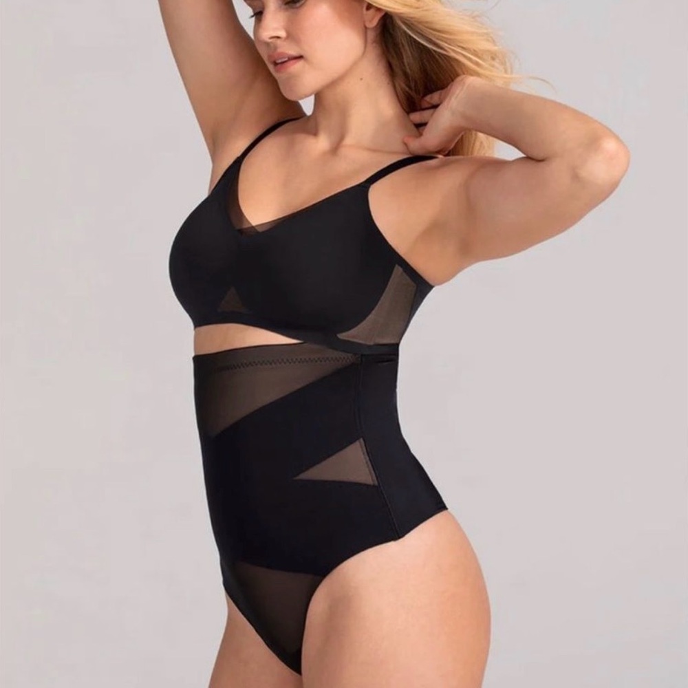 NWOT Honeylove SuperPower Thong Runway Black SZ M